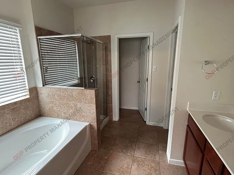516 Cross Dr — Photo 8