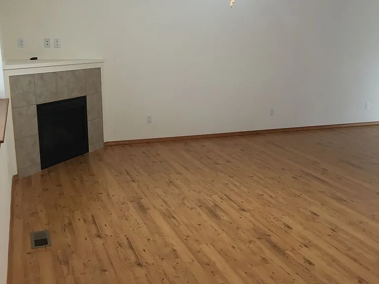 1557 NW Camellia Loop — Photo 3