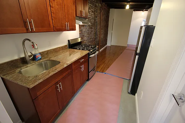 Rented by Aether Property Group | media 36