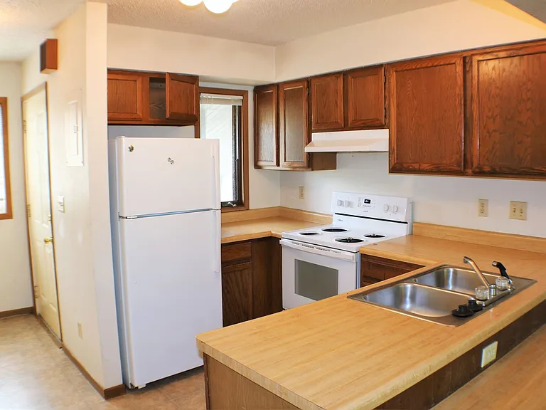 719 Westwinds Dr #2 — Photo 3