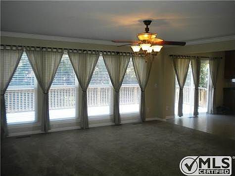4th image of 504 Garden Dr