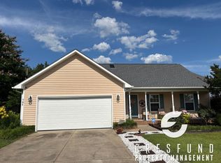 795 Americana Dr, Raeford, NC 28376