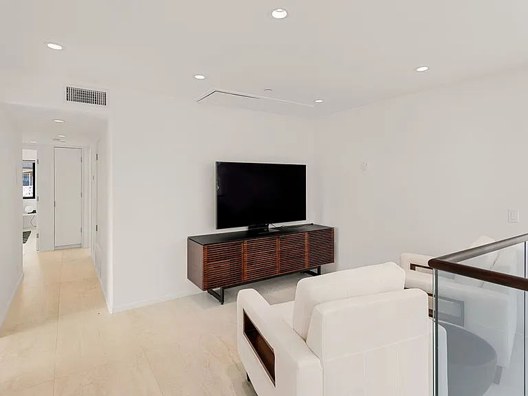 31646 Sea Level Dr — Photo 33