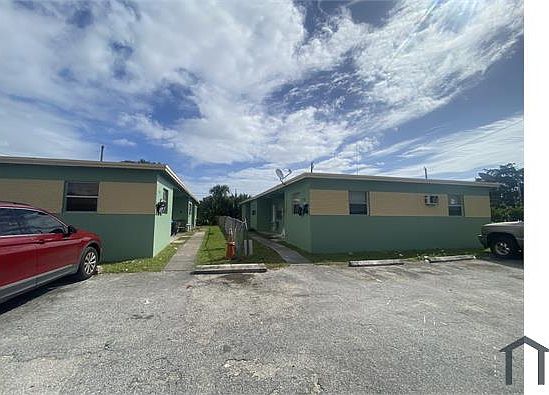 2nd image of 910 NW 13th Ave APT 2