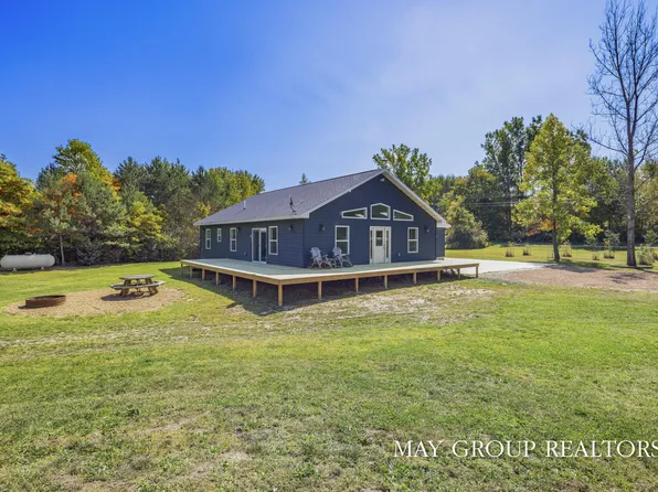 7705 Twenty Mile Rd NE, Sand Lake, MI 49343