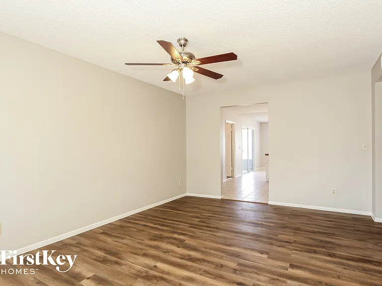 618 W Sesame St — Photo 12