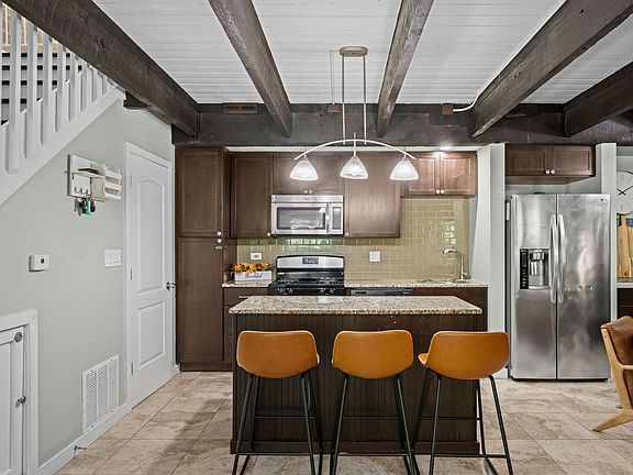 5th image of 607 Kenneth Cir