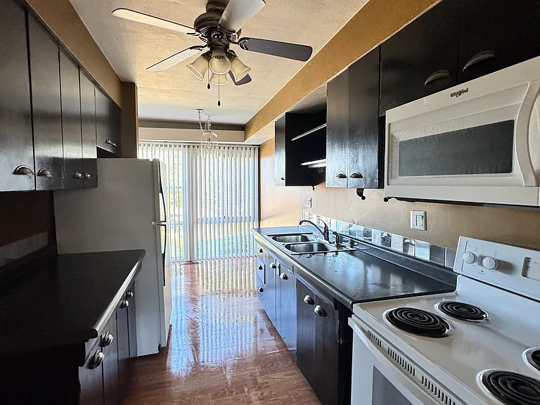 887 Mount Loretta Ave — Photo 8