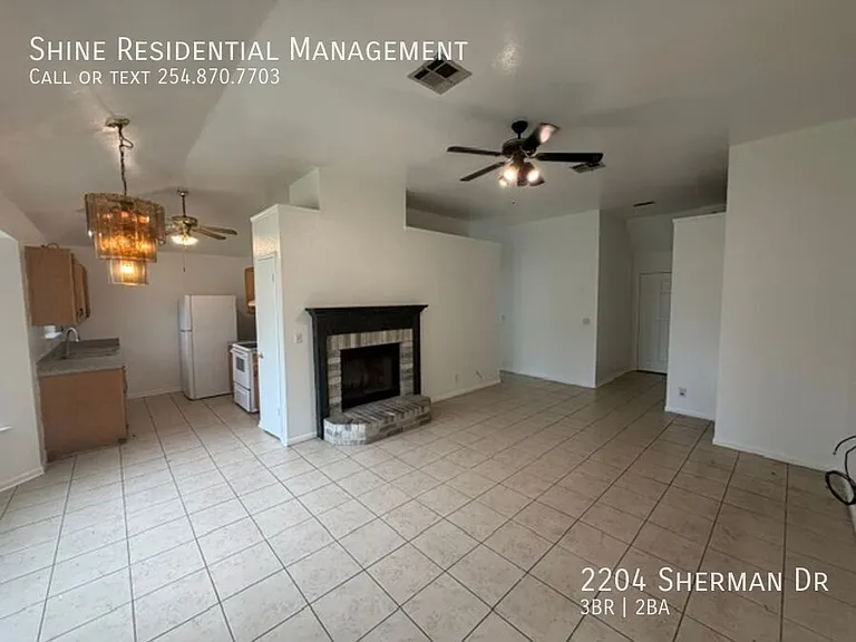 2204 Sherman Dr — Photo 3