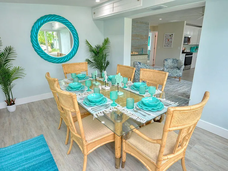 1315 NE Flora Pl — Photo 9