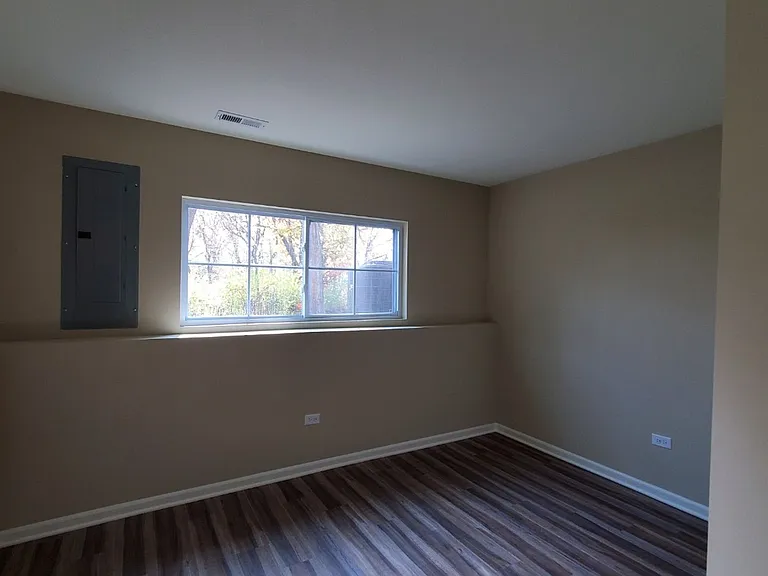 300 Timber Ridge Ct — Photo 12