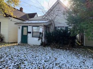 1604 Charlestown Rd, New Albany, IN 47150