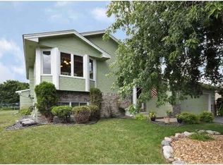 1218 Heritage Dr, Shakopee, MN 55379