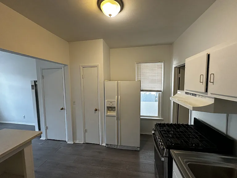 172 W Maple Ave #1 — Photo 11