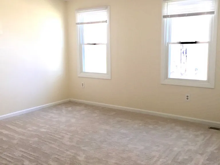 138 Riviera Dr — Photo 5