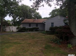 30 Ozark St, Ronkonkoma, NY 11779