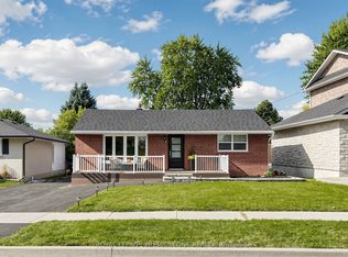 98 Thornton Ave, Bradford West Gwillimbury, ON L3Z 1N4