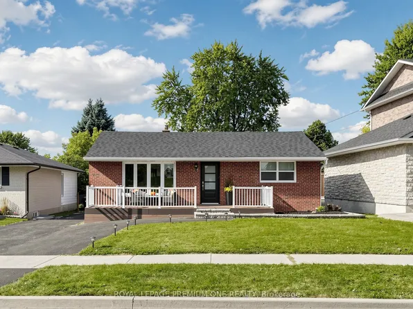 98 Thornton Ave, Bradford West Gwillimbury, ON L3Z 1N4
