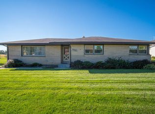 5725 Alburg Ave, Racine, WI 53406