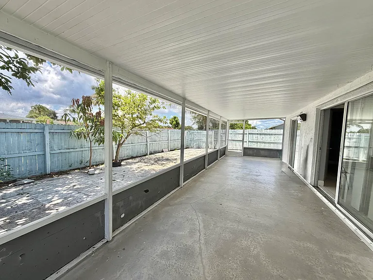 5072 Arbor Glen Cir — Photo 10