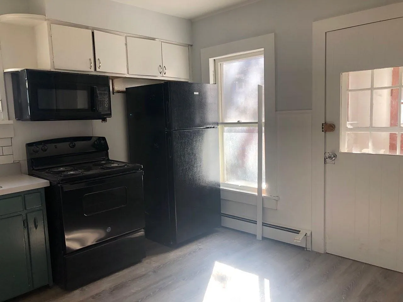 3 bed, 1100 sqft, $1,500 — Photo 4