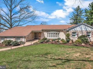 1637 Farr Rd, Wyomissing, PA 19610