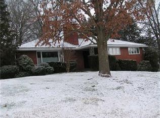 2214 Country Club Dr, Pittsburgh, PA 15241