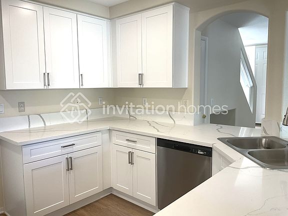 5th image of 10050 Hermit Rapids Ave
