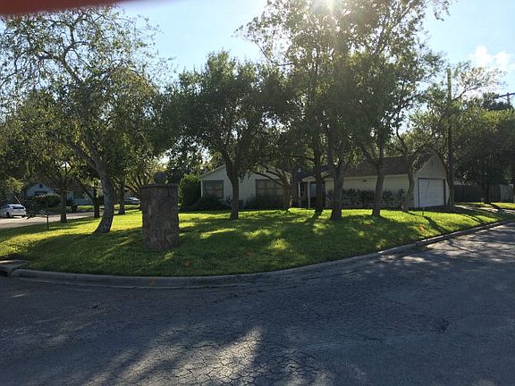 5th image of 808 W Alice Ave