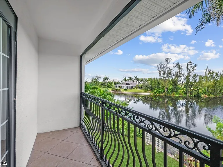 2250 SW 20th Ave — Photo 32
