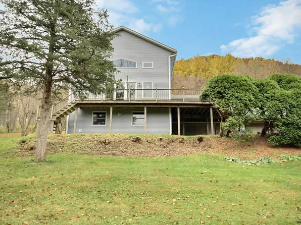 W1403 Ramrod Coulee Ln, Genoa, WI 54632