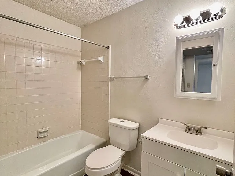 LBJ Apartments — Photo 19
