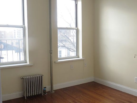 2nd image of 1051 Kelly St APT 5