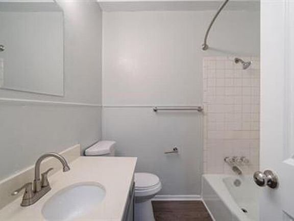 4th image of 319 Rose St APT D