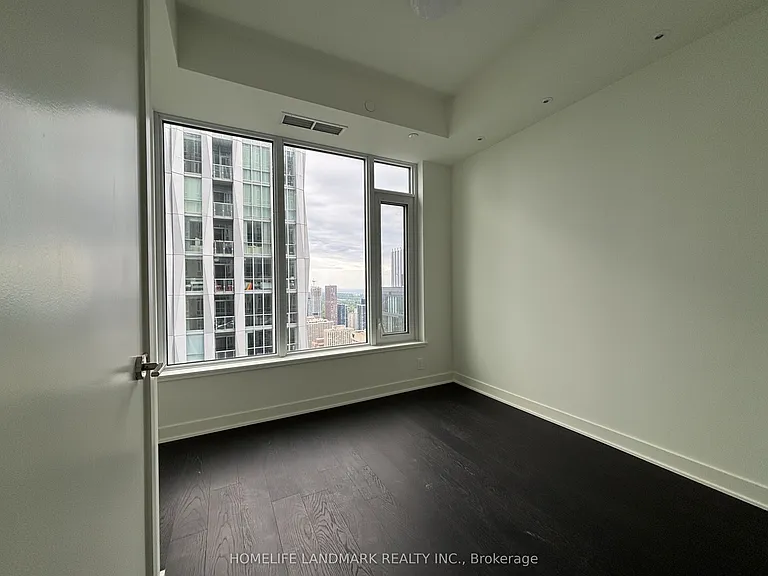 11 Yorkville Ave #5006 — Photo 14