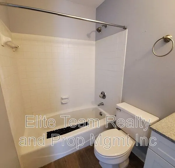 230 S Cedar St #5 — Photo 15