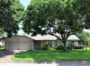 5603 Leggett Ln, Pearland, TX 77584