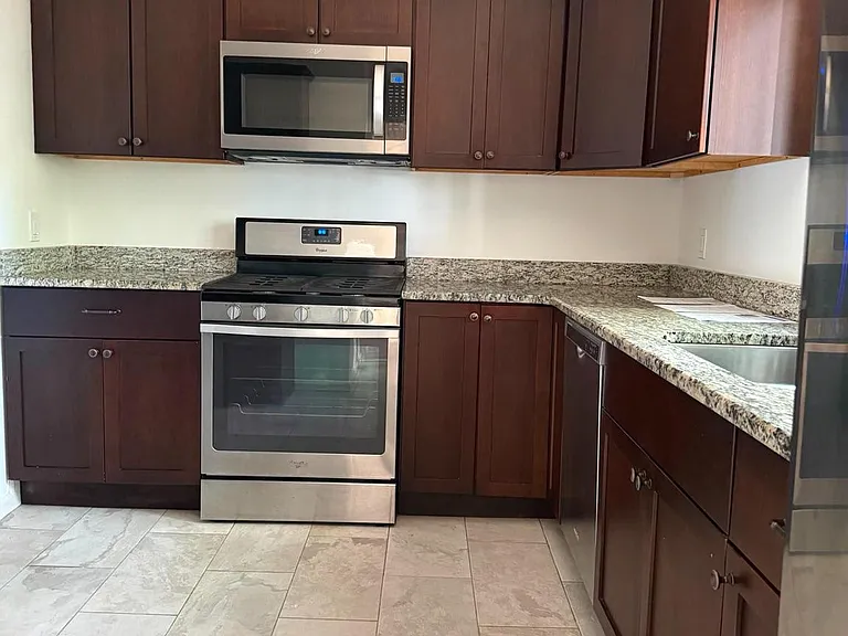 3 Cambridge Dr — Photo 6