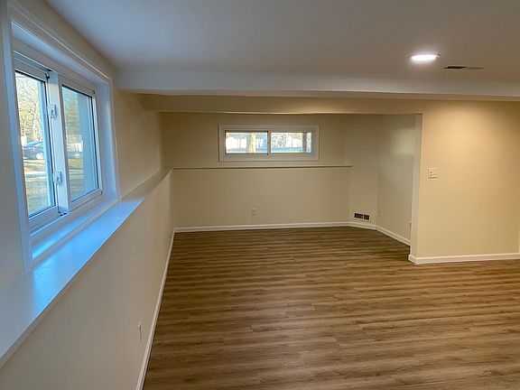 2nd image of 2 Honey Ln #1