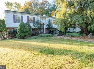4145 Thistlewood Rd, Hatboro, PA 19040