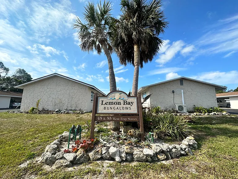 Lemon Bay Bungalows — Photo 7