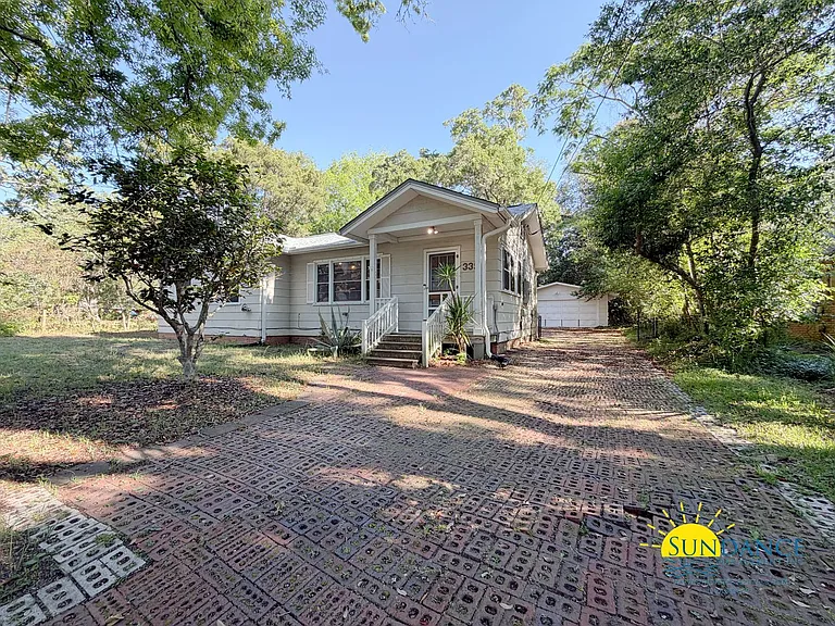 339 Brooks St SE — Photo 1