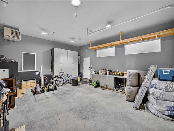 4th image of 2584 N Ravenslea Gdns SE
