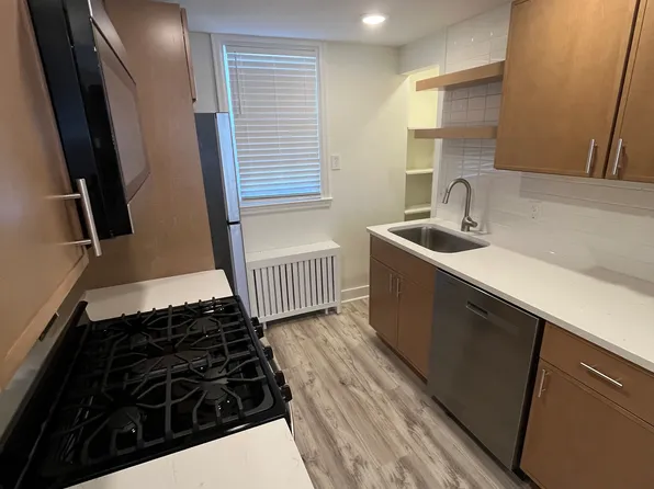 40 Irving Pl Floor 3, Buffalo, NY 14201