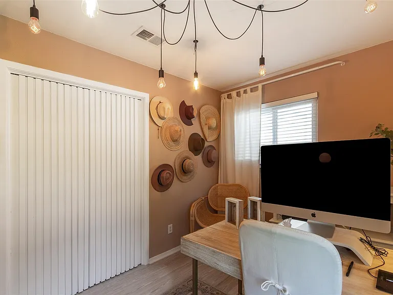 5402 Fernview Rd — Photo 15