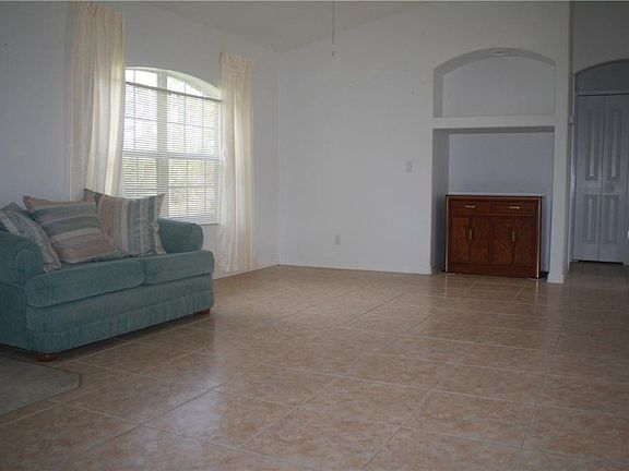 5th image of 2321 Sheila Ln