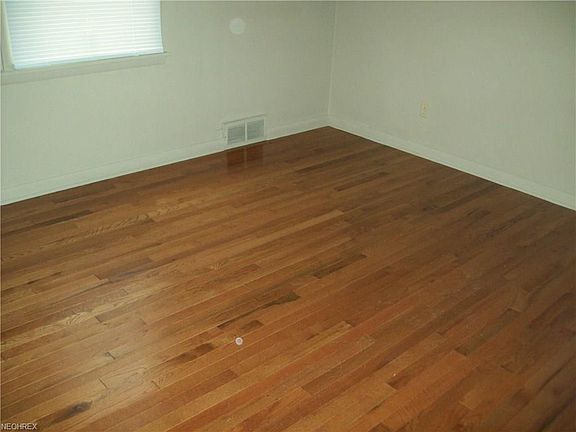 4th image of 169 Miller Blvd