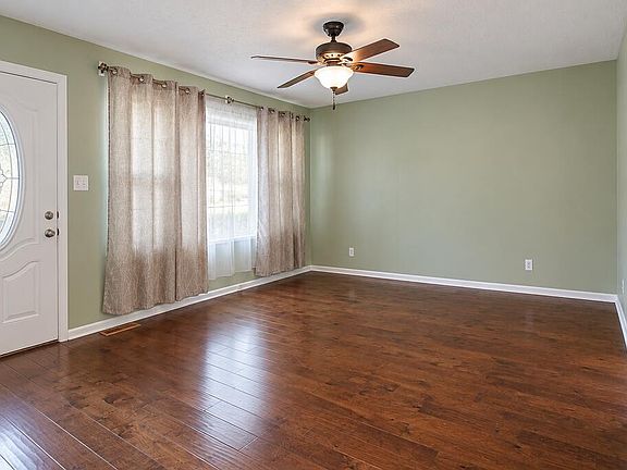 3rd image of 1213 Farrand Ave