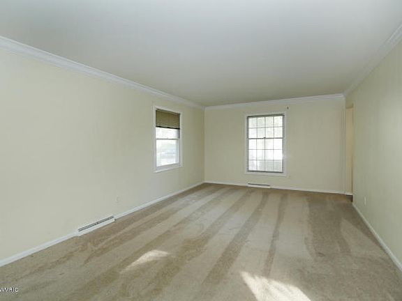 3rd image of 5036 Stonehenge Dr