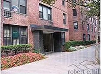 6485 Broadway in Riverdale